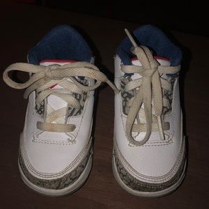 Kids Jordan 3 true blue. Size 5c